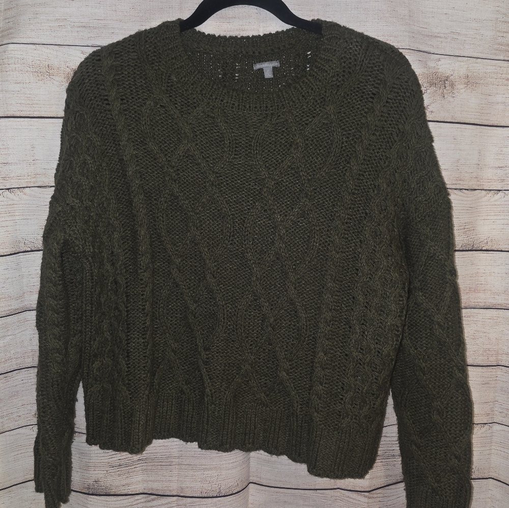 Charlotte Russe Green Crew Neck Cable Knit Sweater